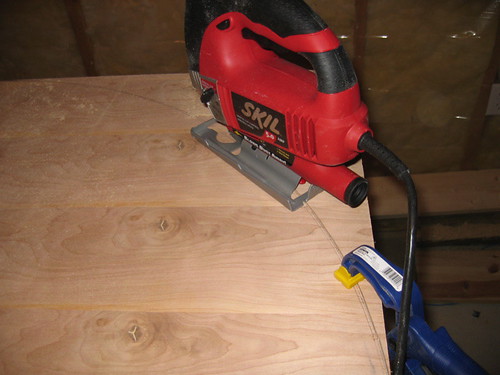 Additional workshop view of glue and clamp the table structure (photo 3) during a DIY poker table build
